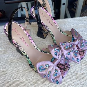 Betsey Johnson size 9 lightly used heels